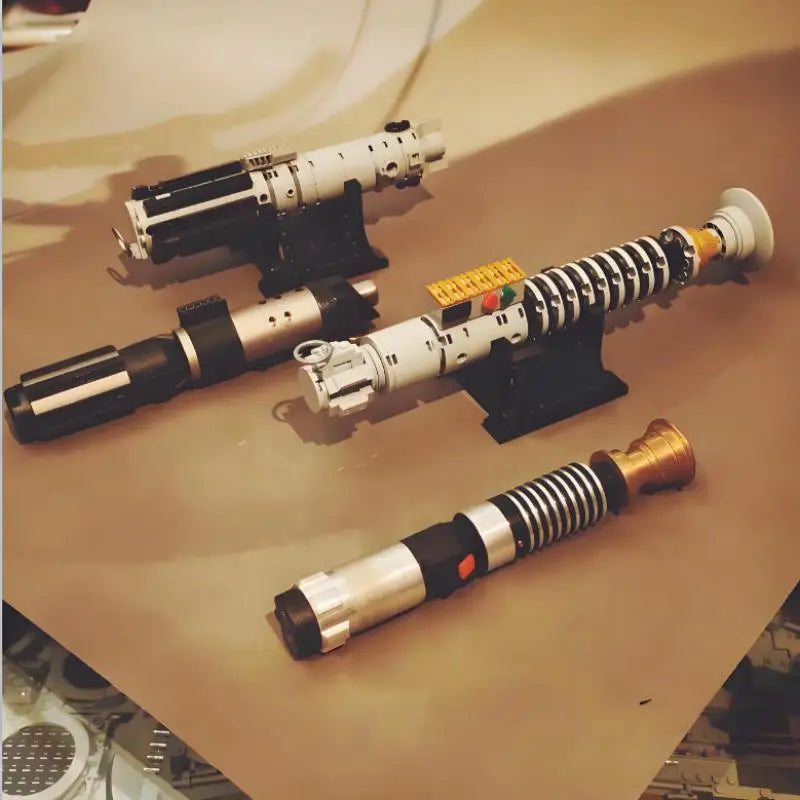 SW Luke Skywalkers Lightsaber ( 147 peças )