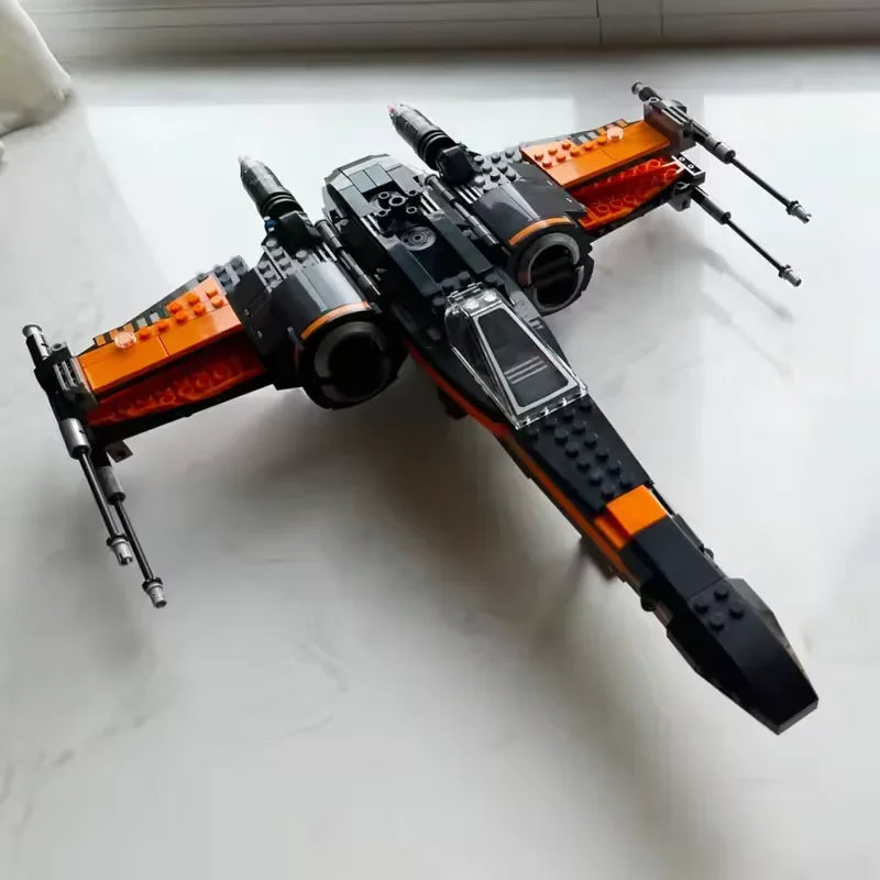 SW X-Wing Fighter Compatible ( 717 peças )