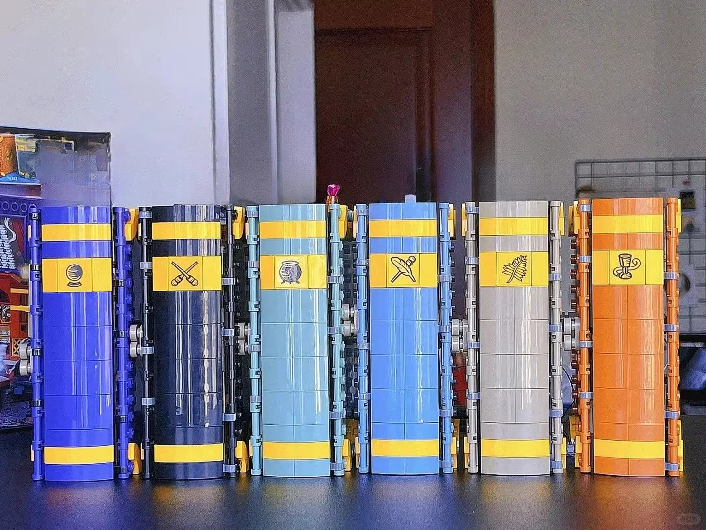 HP Coleção de 6 Livros Magico ( Corvinal, Sonserina, Grifinória, Lufa-lufa, Artes das Trevas e Feitiços Avançados )